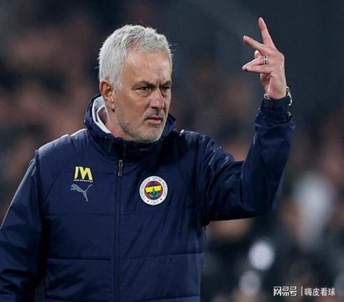 红魔半场战,况低迷,仅进两球略,90vs体育首页,即时比分,比分直播,足球比分直播,90vs官网