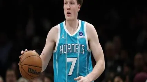 沙特策略谨慎，远藤航谈我国球队关键时刻短板